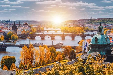 Es gibt 180 Brücken in Prag