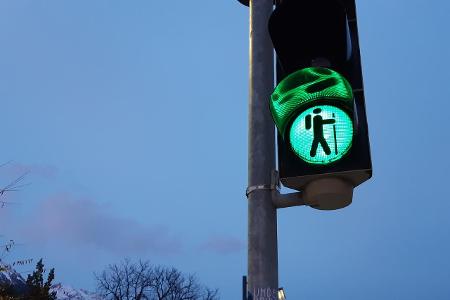 06_Ampeln_Wanderer_Innsbruck_©_Sunny Cars.jpg