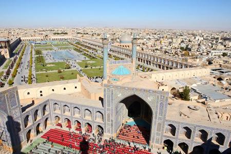Das Robert-Koch-Institut listet zudem den gesamten Iran als Risikogebiet auf. Das Land kann international praktisch keine me...