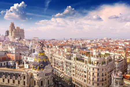 In der spanischen Hauptstadt Madrid wütet das Coronavirus ebenfalls besonders schwer. Die etwa 6,55 Millionen Einwohner befi...