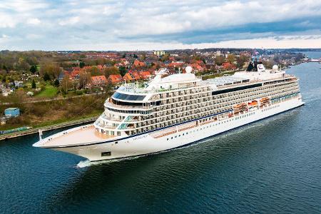Die Viking Sky im Nord-Ostsee-Kanal kurz nach Verlassen der ...