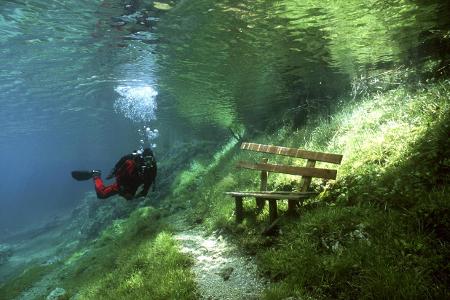 Im Grünen See in Österreich müssen Taucher sich anmelden