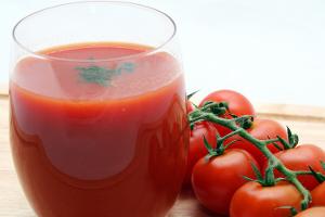Forscher entschlüsseln das Tomatensaft-Phänomen