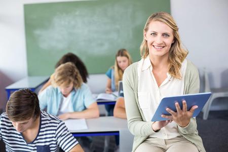 Lehrer ThinkstockPhotos-475982144.jpg