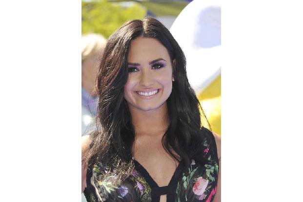 ...überraschend liest sich dieser Name: Demi Lovato. Für die Macher der Liste ist die Sängerin deshalb so einflussreich, wei...