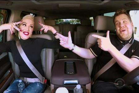 ...ist Talkshowmoderator James Corden hauptsächlich für seine Carpool Karaoke bekannt, bei der er mit Stars wie Gwen Stefani...