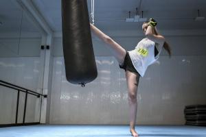 Fußball, Joggen, Kickboxen – Droht die Kündigung bei zu viel Sport?