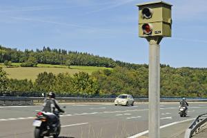 Verkehrssünder aufgepasst: Gericht verurteilt zum Lesen