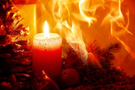 Adventskranz brennt Collage freenet.jpg Adventskranz brennt Collage freenet.jpg