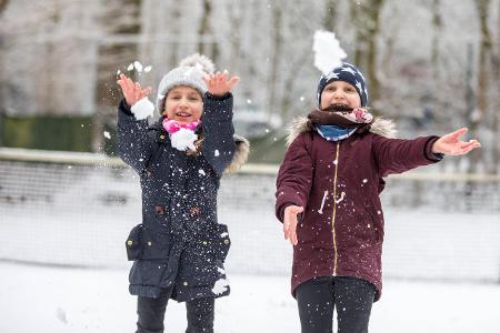 Schneeballschlacht imago reichwein.jpg