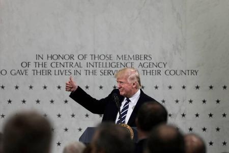 Nur einen Tag nach seiner Vereidigung verschlug es Donald Trump nach Langley im US-Bundesstaat Virginia. In der C.I.A.-Zentr...