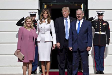 Zwei Tage später schaute der israelische Premierminister Benjamin Netanjahu nebst Gattin Sara im Weißen Haus vorbei. Auch Me...