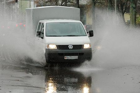 Verkehrsirrtümer Lichthupe Reißverschlussverfahren und Co.