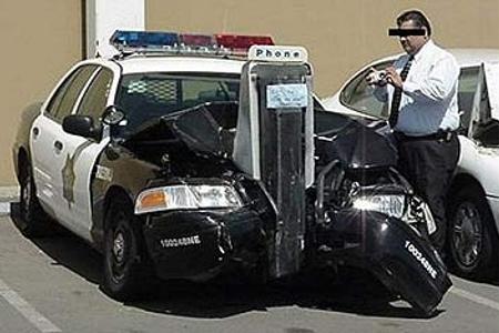 Irrtum 6: Nach einem Unfall ist es ausreichend, einen Zettel an der Windschutzscheibe zu hinterlassen.