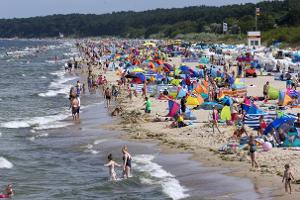 Behörden warnen vor Bad in der Ostsee 