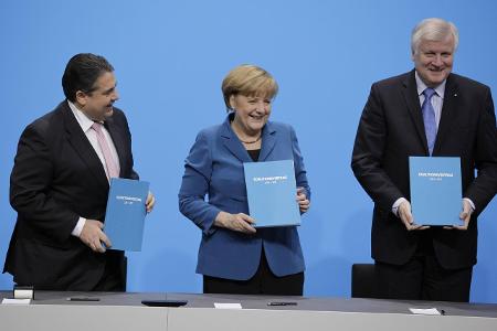 imago Metodi Popow 16.12.2013 Unterzeichnung Koalitionsvereinbarungen seehofer Gabriel Merkel.jpg