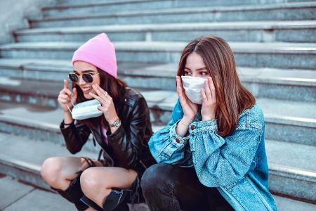 Bußgeld Frauen mit maske getty images.jpg