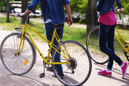 Auch Fahradfahrer profitieren vom wärmeren Wetter. Jetzt können Sonntage wieder für ausgiebige Fahrradtouren genutzt werden.