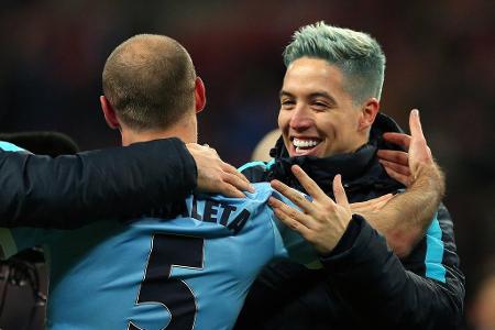 Himmelblau ist nicht nur das Manchester-City-Trikot. Der Franzose Nasri trug in seinem Ex-Team zwischenzeitlich auch oben ru...