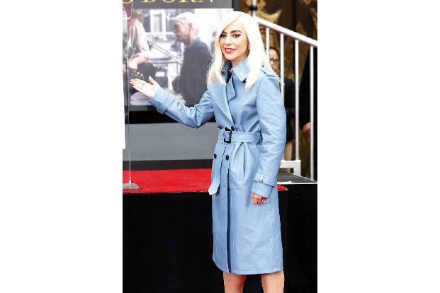 Auch Lady Gaga hat längst erkannt, dass Masken zur Notwendigkeit geworden sind. Dabei können die Gesichtsbedeckungen doch du...
