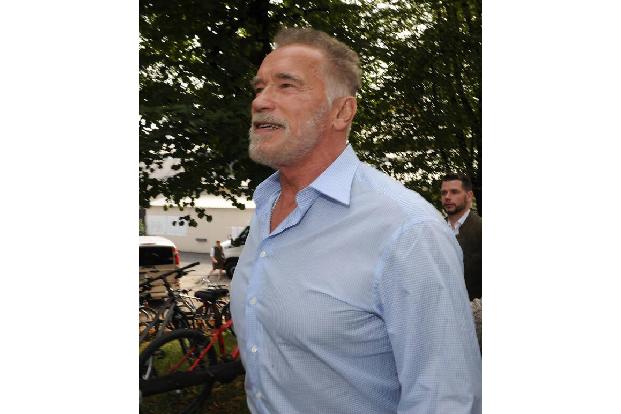 Arnold Schwarzenegger redete gar nicht erst um den heißen Brei herum — für Maskengegner hat der Terminator keine Zeit. 