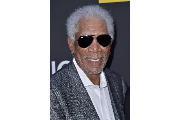 …und Morgan Freeman. Und wer will schon jemandem widersprechen, der Gott gespielt hat?