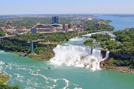 Auch die Niagarafälle in der kanadischen Provinz Ontario halten ihrem Ruf nicht wirklich stand. Die Natur ist rund um die Wa...
