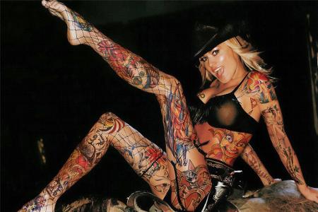 Zehn heiße Stars mit Photoshop-Tattoos