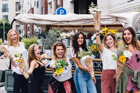 Blumen und bunte Farben passen perfekt in den Frühling!