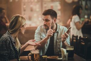 Pocketing: Vorsicht vor diesem Dating-Phänomen