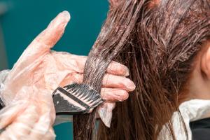 Haare färben: Diese 10 Fehler sollten Sie unbedingt vermeiden FLS-TDT