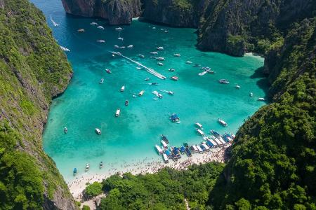 Von wegen traumhaft: Diese Strände sind völlig überbewertet Maya Bay Ko Phi Phi Thailand