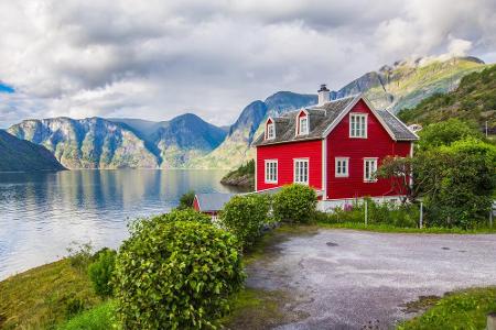 Platz 3: Norwegen. Das Land bietet großartige Museen und Schlösser. Aber auch das Nordkap am Polarmeer wartet hier auf Sie. ...