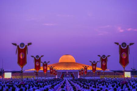 Was auf den ersten Blick aussieht wie ein UFO ist der buddhistische 