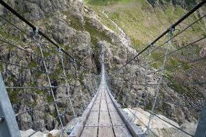 Die abenteuerlichsten Fußgängerbrücken der Welt