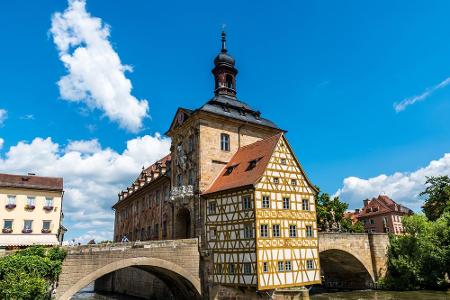 Sieben Kirchen und einige Schlösser rund um Bamberg machen die kleine Stadt sehr romantisch. Zu dieser Atmosphäre tragen auc...