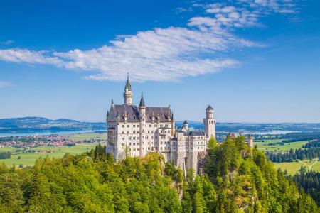 Viele Amerikaner verbinden Deutschland sofort mit Schloss Neuschwanstein. Dass das Märchenschloss bei Füssen liegt, weiß kau...