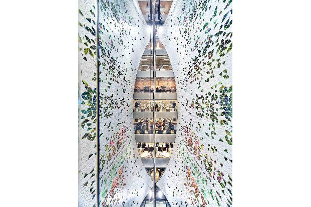 New and Old - UUfie - Printemps Haussmann.jpg