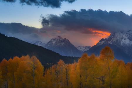 Sieht aus wie der Yosemite - ist es aber nicht! Der Grand Teton Nationalpark liegt im Westen von Wyoming. Outdoor-Fans komme...