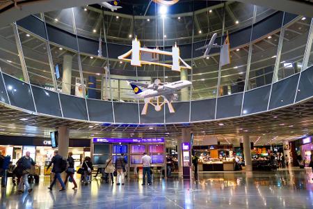 Es folgt ein deutsches Trio! Siebter wird der Flughafen in Frankfurt (FRA). Solide Ergebnisse in allen Kategorien (Restauran...
