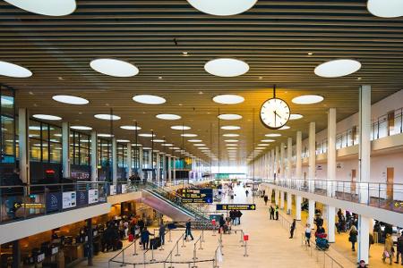 ...und zwar nach Dänemark. Der Airport in der Hauptstadt Kopenhagen (CPH) bringt es auf 4,14 Punkte. Ausgeglichenheit und he...