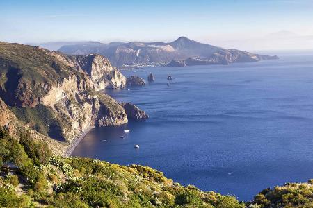 Best_Regions_6_Aeolian Islands, Italy.jpg