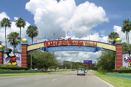 Platz 6: Disney's Magic Kingdom, Orlando, USA. Auch in Florida steht ein Vergnügungspark der Walt Disney Company. Bereits 19...