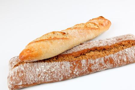 Generell ist Weißbrot mit Vorsicht zu genießen. Unterschiede gibt es aber auch hier. Italienisches Ciabatta hat mehr Kalorie...