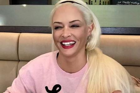 Nanu? Was ist denn mit dem Make-up von Daniela Katzenberger (30) los? Die dunklen Ränder verraten: Hier ging beim Contouring...