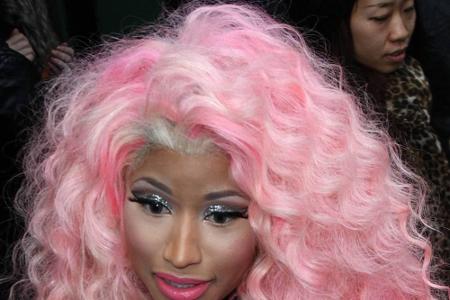 Nicki Minaj (34) ist für ihre ausdrucksstarken und extravaganten Make-up-Looks bekannt. In diesem Fall ist der Concealer abe...