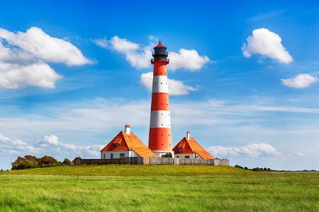 Diese Ziele in Schleswig-Holstein dürfen Sie nicht verpassen! Leuchtturm Westerheversand