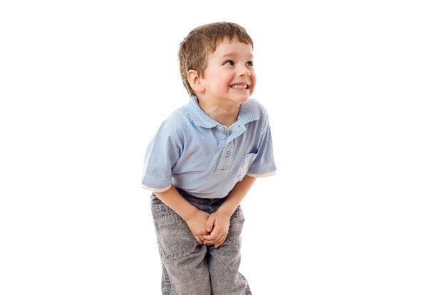 Peinliche Kinder Kind muss pinkeln