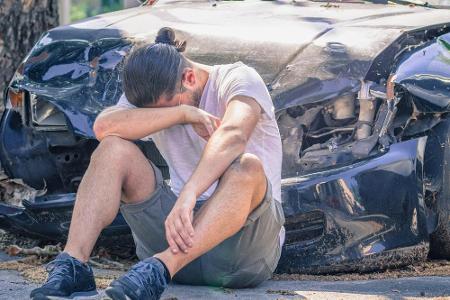 Wenn Sie allerdings ab einem Promillewert von etwa 0,3 einen Unfall verursachen oder Fahrauffälligkeiten wie Schlangenlinien...