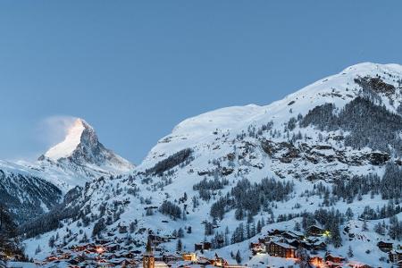 Am Fuße des Matterhorns liegt das Schweizer Bergdorf Zermatt. Bei Skifahrern und Wanderern ist der auf 1.600 Höhenmeter gele...